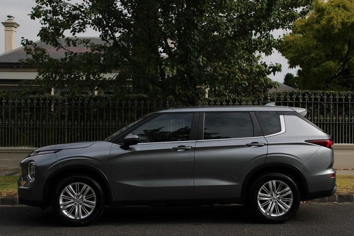 2022 Mitsubishi Outlander ES ZM MY22.5 Titanium