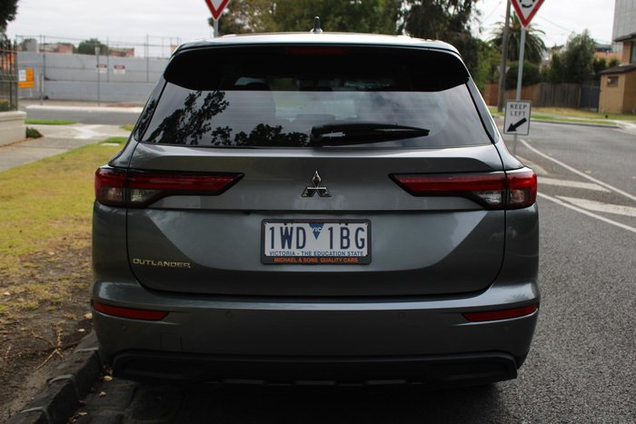 2022 Mitsubishi Outlander ES ZM MY22.5 Titanium