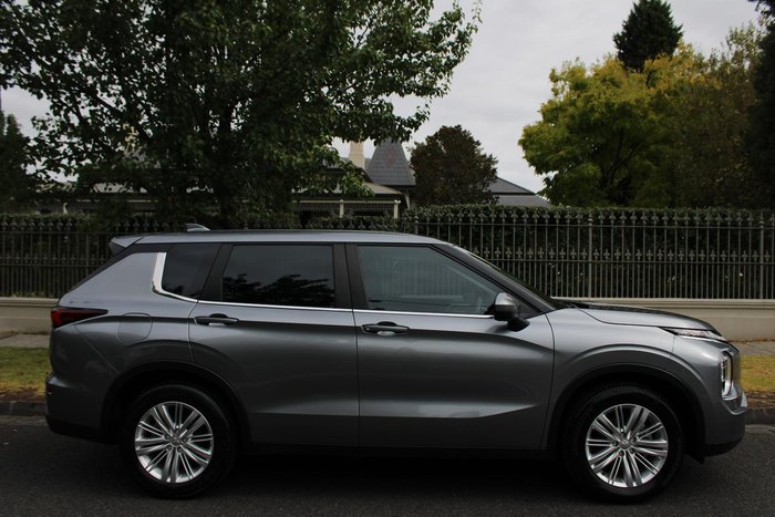 2022 Mitsubishi Outlander ES ZM MY22.5 Titanium