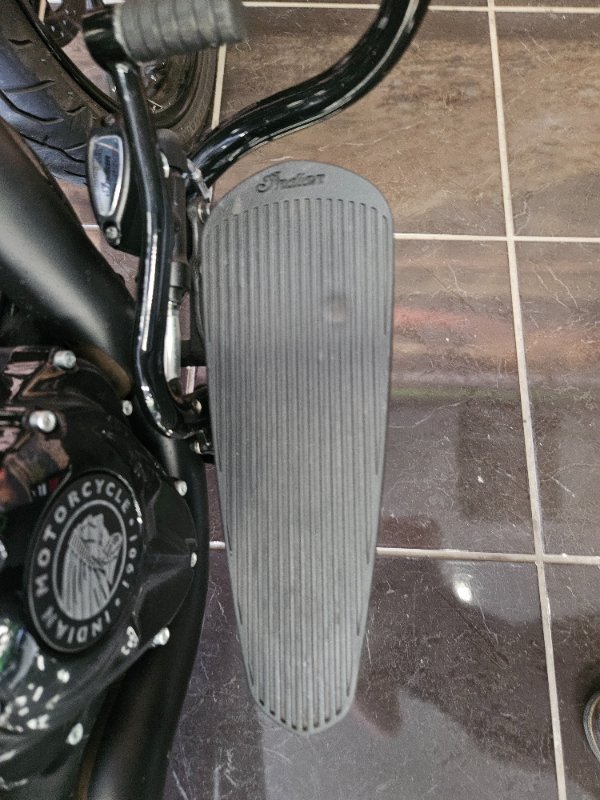 2023 Indian CHIEF DARK HORSE BLACK