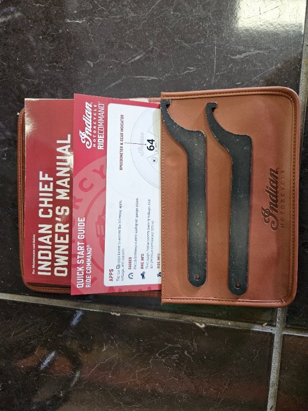 2023 Indian CHIEF DARK HORSE BLACK