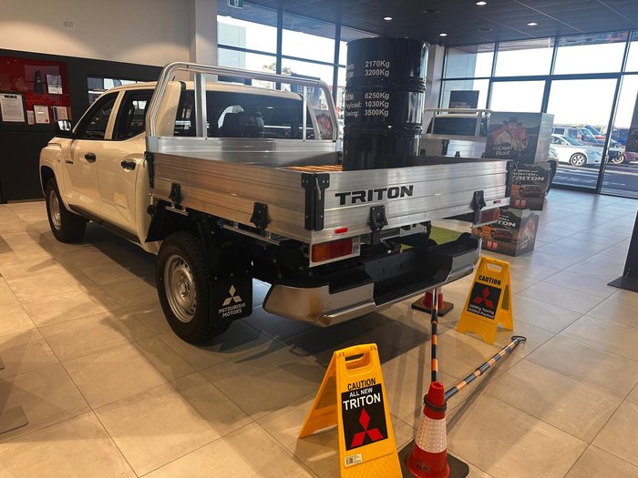 2025 Mitsubishi Triton GLX