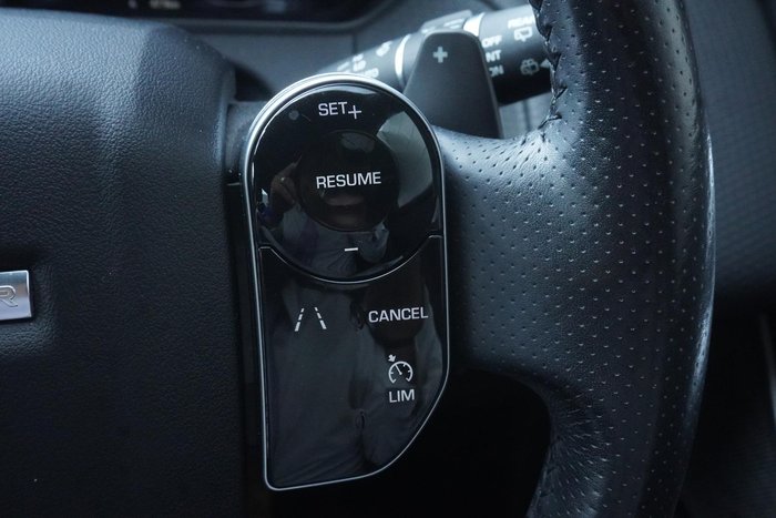 2020 Land Rover Range Rover Velar P300 SE