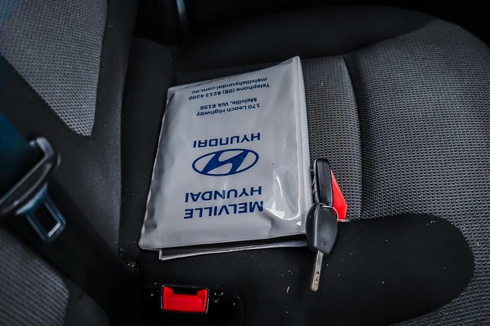 2021 Mitsubishi Express GLX