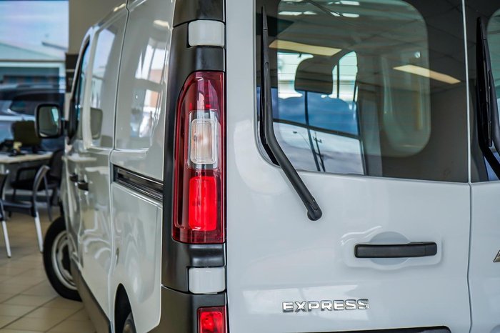 2021 Mitsubishi Express GLX