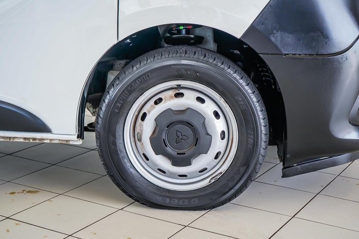 2021 Mitsubishi Express GLX