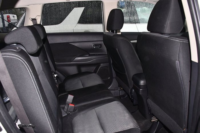 2017 Mitsubishi Outlander LS