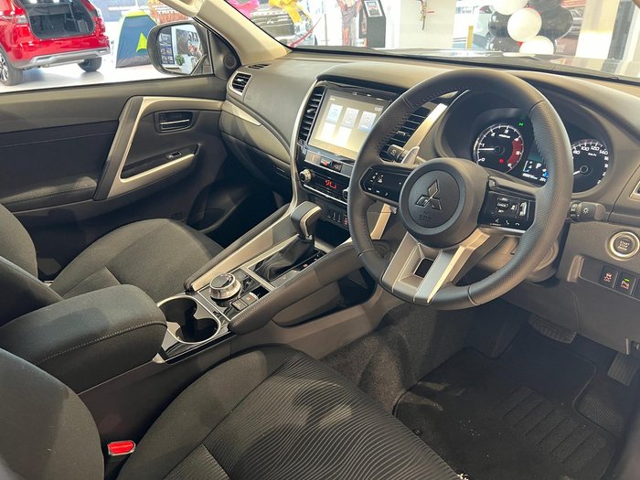 2024 Mitsubishi Pajero Sport GLS