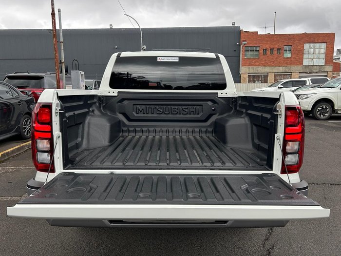 2024 Mitsubishi Triton GLS