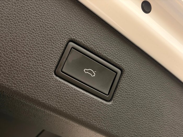 2022 Volkswagen Tiguan R