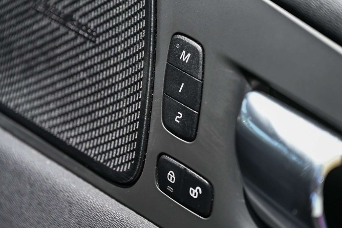 2022 Volvo XC60 B6 R-Design