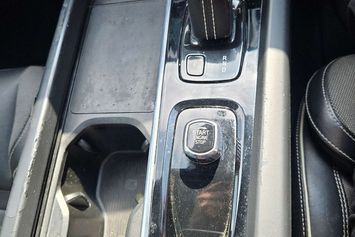 2022 Volvo XC60 B6 R-Design