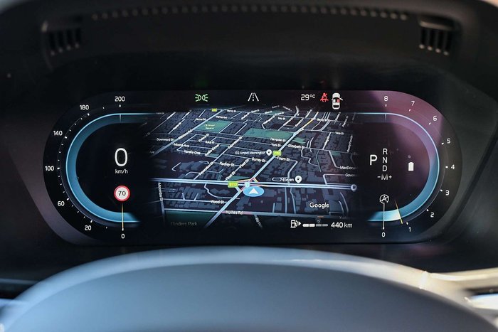 2022 Volvo XC60 B6 R-Design