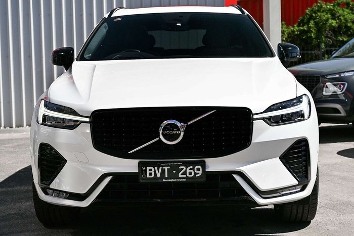 2022 Volvo XC60 B6 R-Design