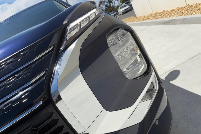 2023 Mitsubishi Outlander Exceed