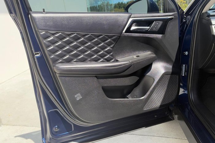 2023 Mitsubishi Outlander Exceed