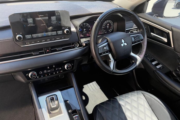 2023 Mitsubishi Outlander Exceed