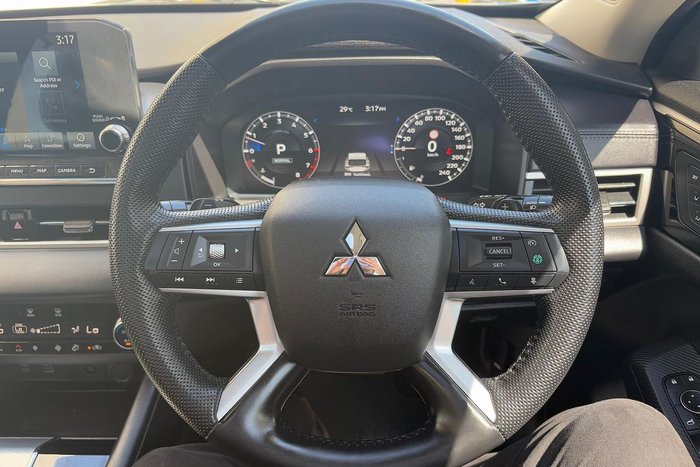 2023 Mitsubishi Outlander Exceed