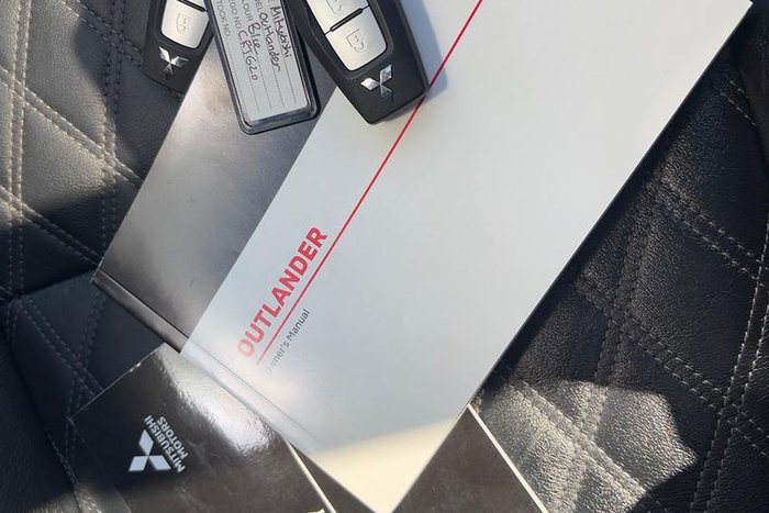 2023 Mitsubishi Outlander Exceed