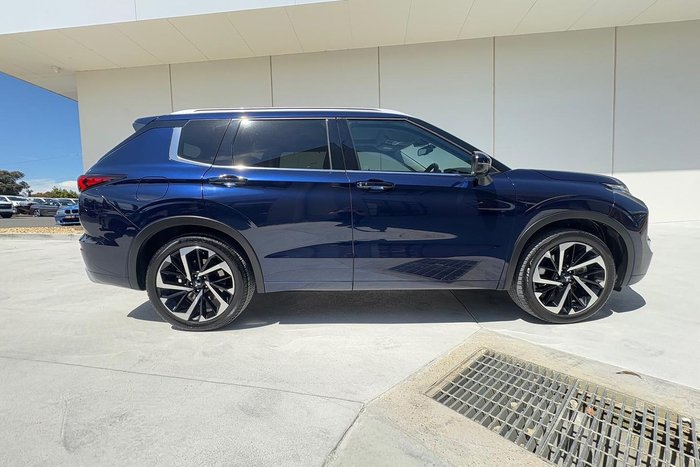 2023 Mitsubishi Outlander Exceed