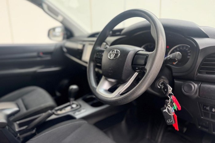 2018 Toyota Hilux SR