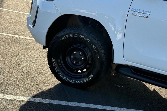 2022 Toyota Hilux SR