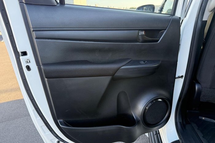 2022 Toyota Hilux SR