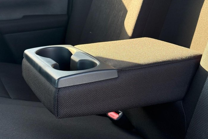 2022 Toyota Hilux SR