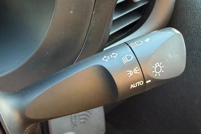 2022 Toyota Hilux SR