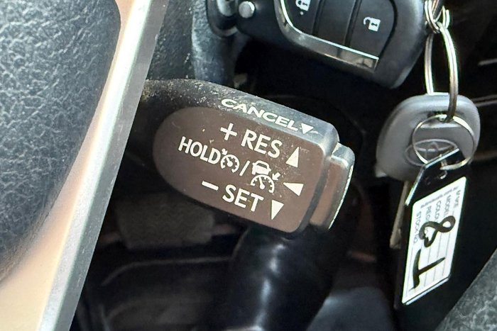 2022 Toyota Hilux SR