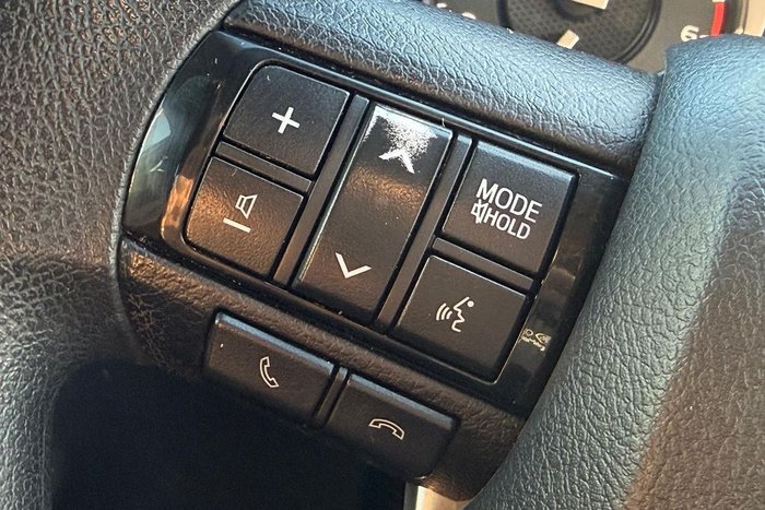 2022 Toyota Hilux SR