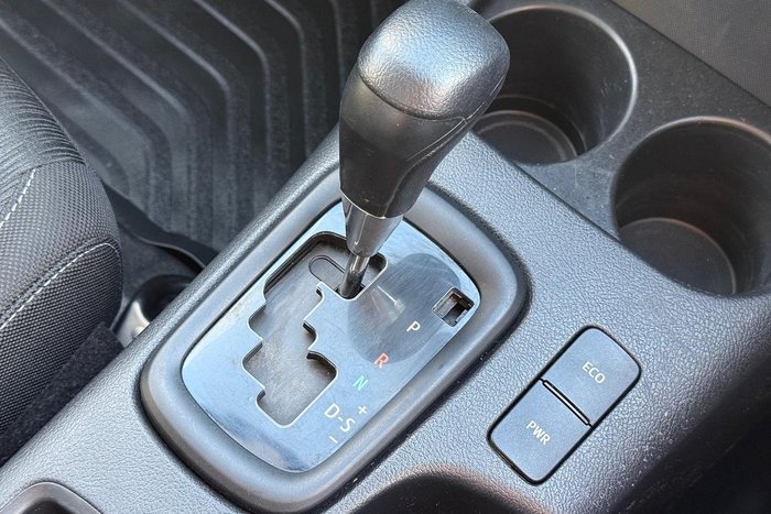 2022 Toyota Hilux SR