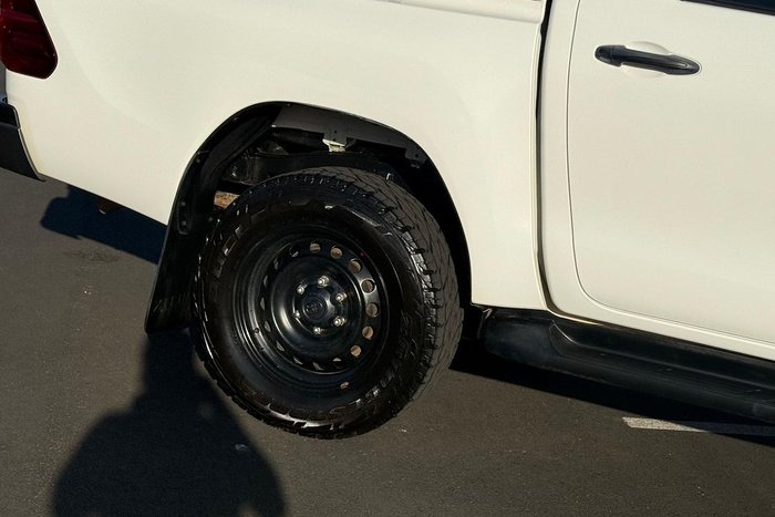 2022 Toyota Hilux SR