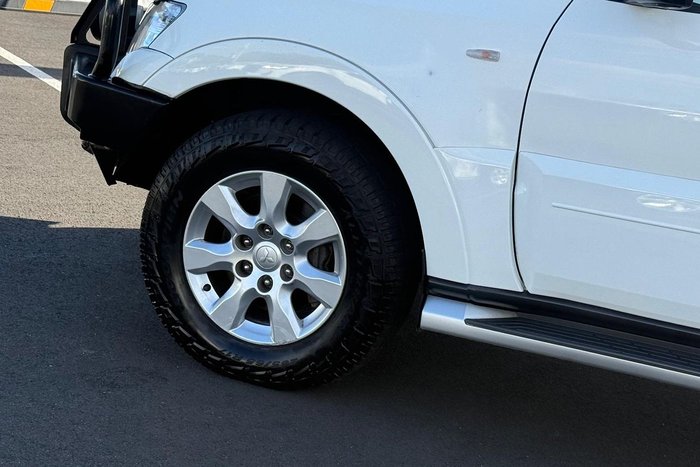 2019 Mitsubishi Pajero GLX