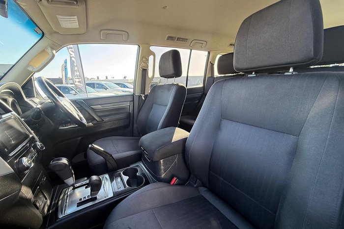 2019 Mitsubishi Pajero GLX