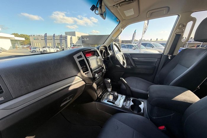 2019 Mitsubishi Pajero GLX