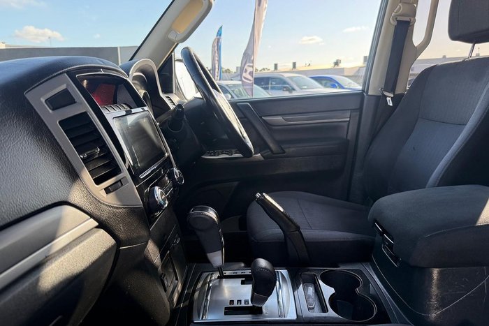 2019 Mitsubishi Pajero GLX