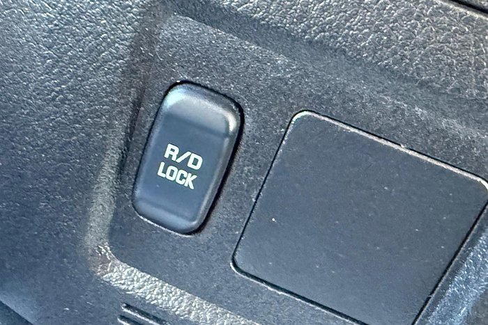 2019 Mitsubishi Pajero GLX