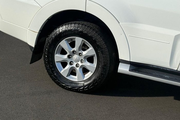 2019 Mitsubishi Pajero GLX