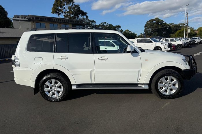 2019 Mitsubishi Pajero GLX