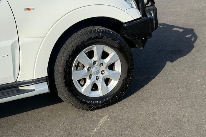 2019 Mitsubishi Pajero GLX