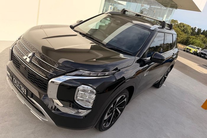 2023 Mitsubishi Outlander PHEV Exceed