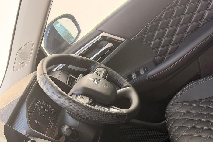 2023 Mitsubishi Outlander PHEV Exceed