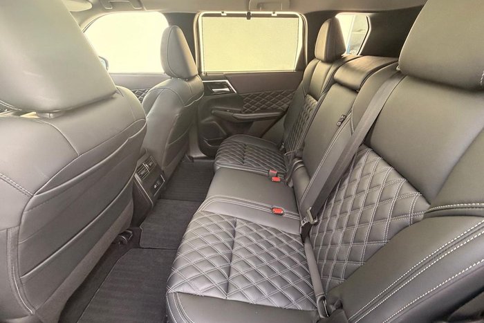 2023 Mitsubishi Outlander PHEV Exceed