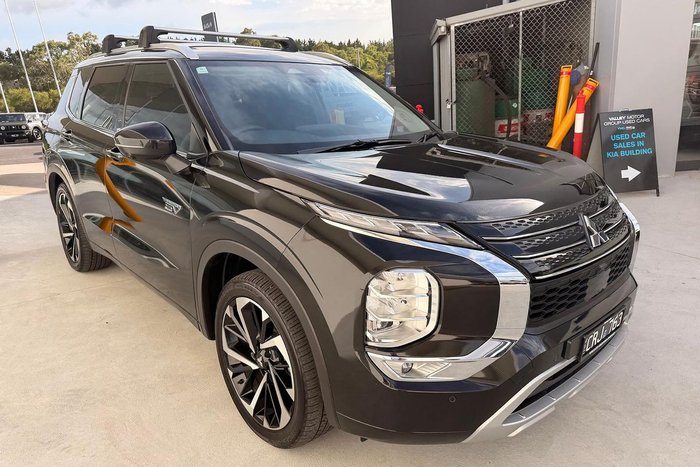 2023 Mitsubishi Outlander PHEV Exceed