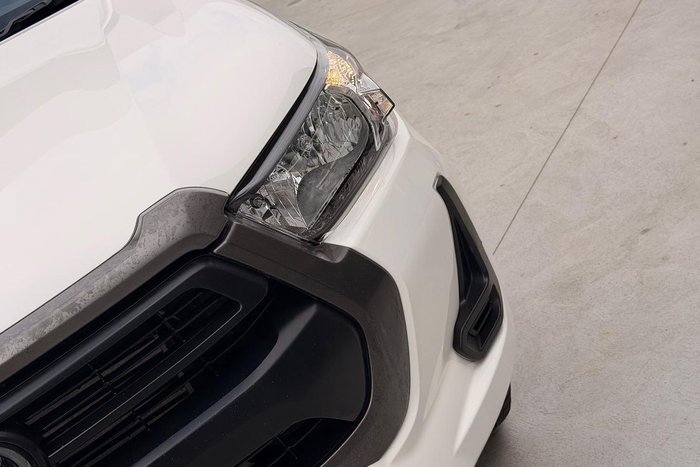 2023 Toyota Hilux SR