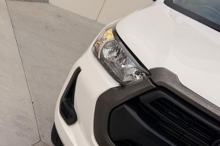 2023 Toyota Hilux SR