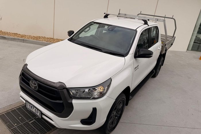 2023 Toyota Hilux SR