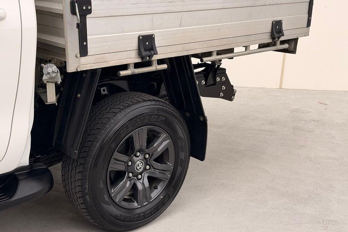 2023 Toyota Hilux SR