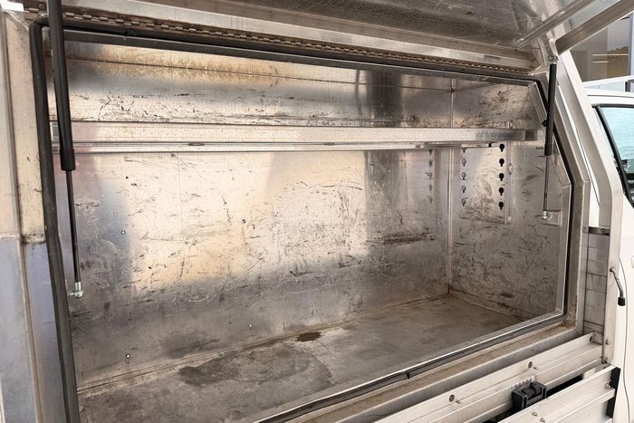 2023 Toyota Hilux SR